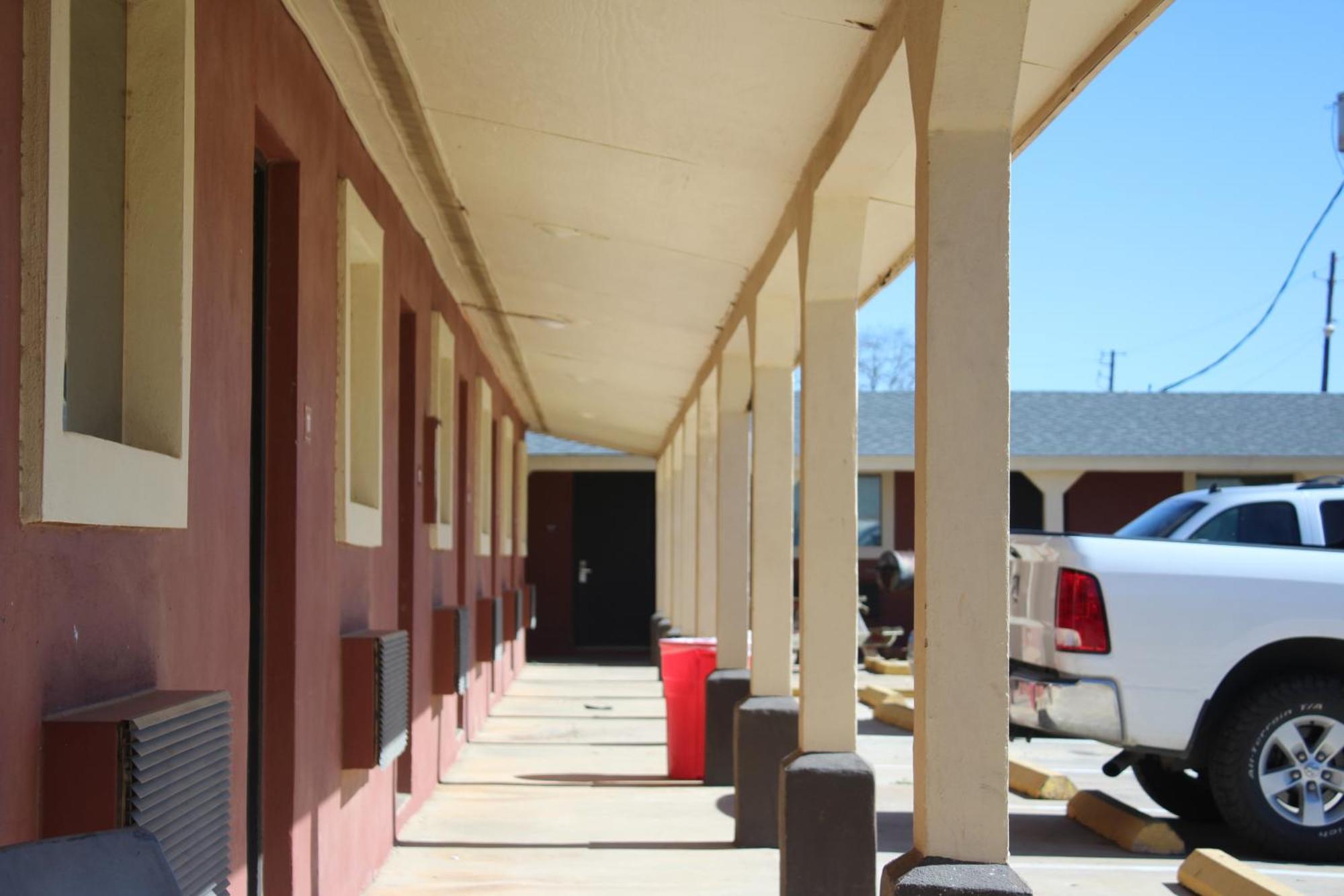 Village Inn Cotulla Exteriér fotografie