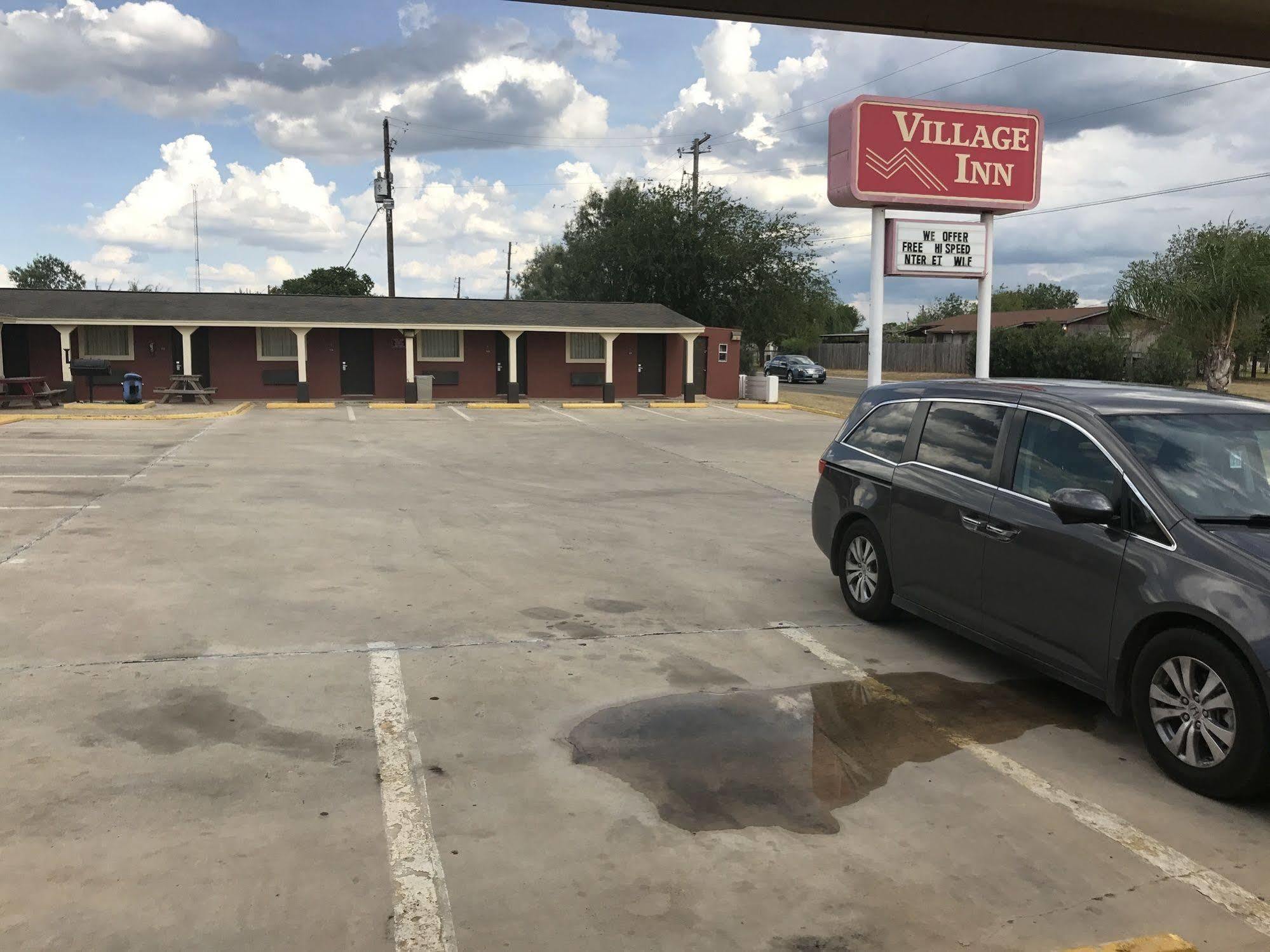 Village Inn Cotulla Exteriér fotografie